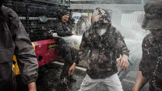 Unjuk Rasa 25 Agustus 2025 di Depan Gedung DPR Berakhir Ricuh