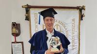 Robert Lewandowski telah mendapat gelar sarjana di bidang olahraga. (twitter.com/Jaimefmacias)