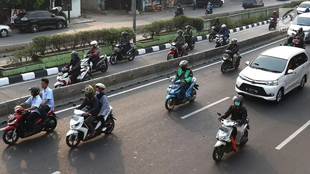 Bermental Buruk, Banyak Pengendara Terobos Jalur Transjakarta Meski Jalanan Lengang