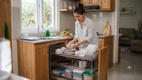 8 Inspirasi Dapur dengan Rak Piring Tarik, Rahasia Kitchen Set Rapi