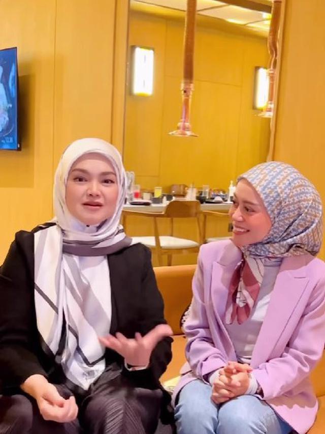 6 Potret Pertemuan Lesti Kejora dan Siti Nurhaliza, Lepas Rindu Lama Tak Bertemu