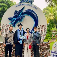 Potret wisuda Marco, anak Diah Permatasari (Sumber: Instagram/dps_diahpermatasari)