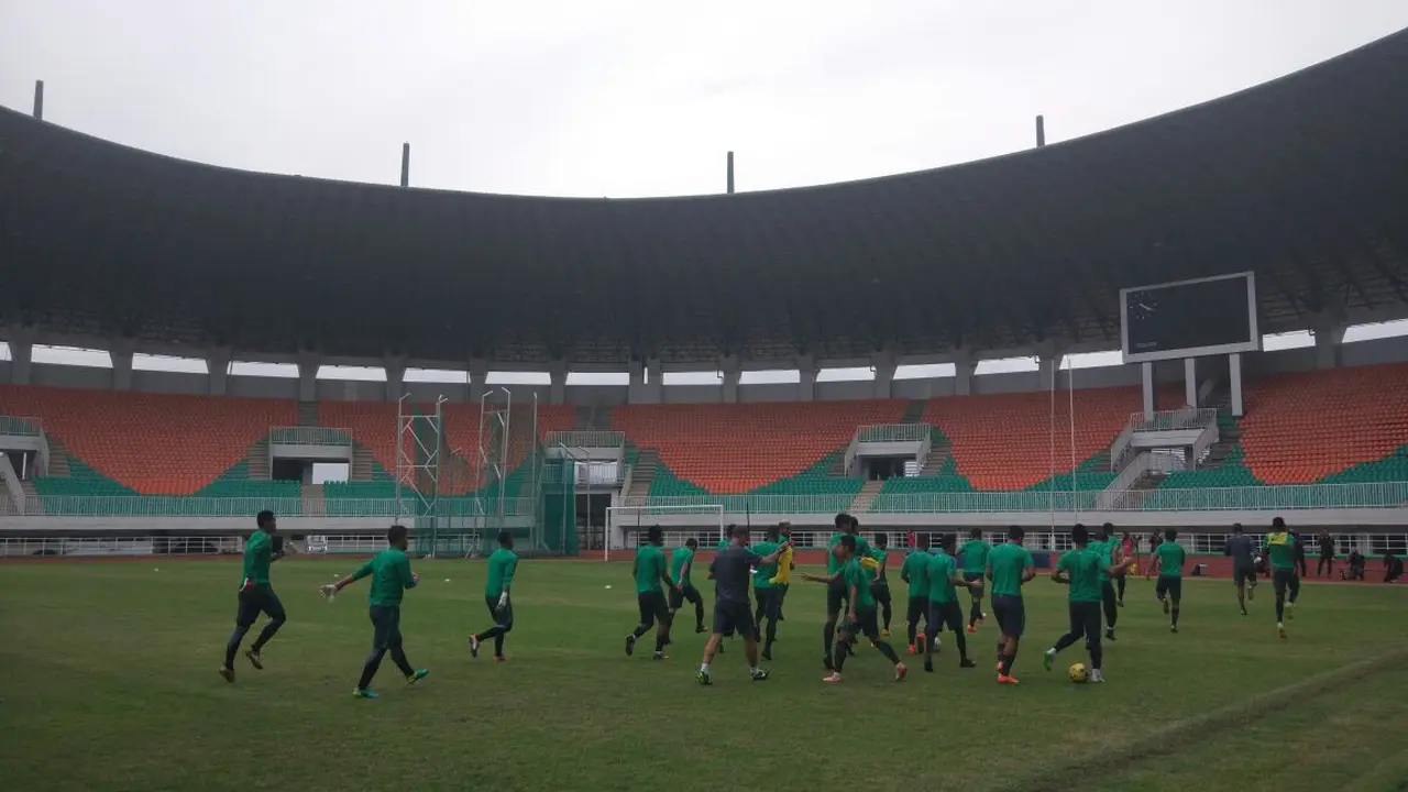 Timnas Indonesia kembali berlatih di Stadion Pakansari, Cibinong, Bogor