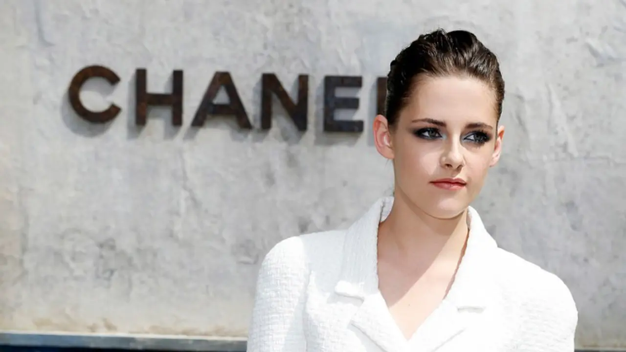 Dibalik Pemotretan Kristen Stewart untuk Iklan Chanel