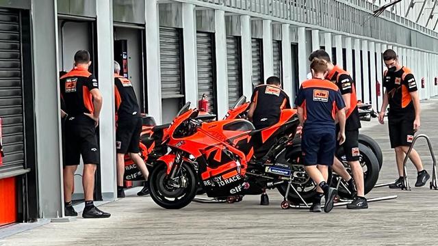 KTM Tech 3