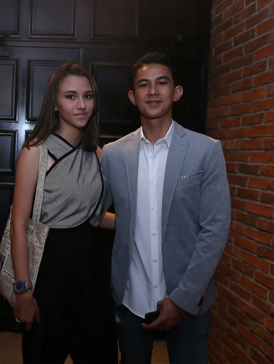 "Dulu itu mikirnya kan, wah gelap enggak yah? gelap enggak yah?', eh ternyata gitu doang. Enggak gelap, itu kalau enggak salah pas tahun 1990-an awal, waktu umur 5-6 tahun," kenangnya. (Andy Masela/Bintang.com)