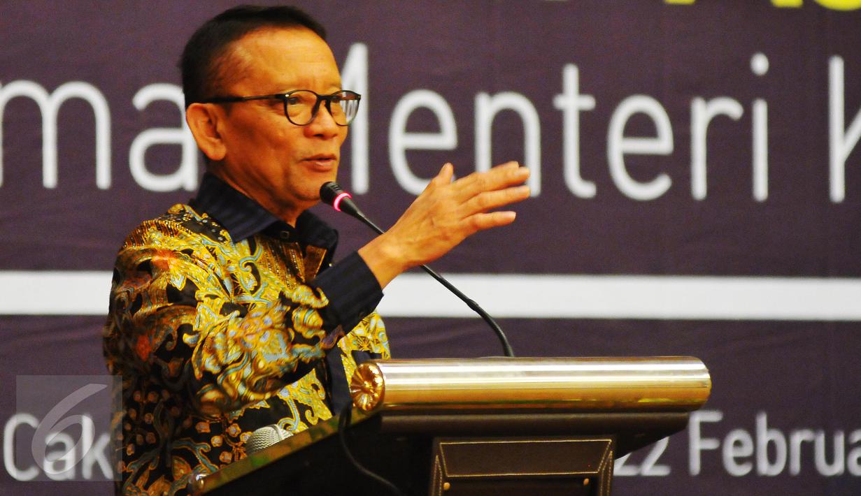 Dirjen Pajak Ken Dwijugiasteadi menggelar dialog perpajakan bersama para pemuka agama di Jakarta, Rabu (22/2). Ada sekitar 150 peserta dari perwakilan pemuka agama Hindu, Budha dan Khonghucu yang ikut dalam dialog tersebut. (Liputan6.com/Angga Yuniar)