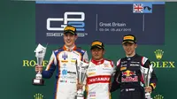 JUARA - Rio Haryanto berhasil meraih podium juara sprint race GP2 Inggris. (Rio Haryanto Management)