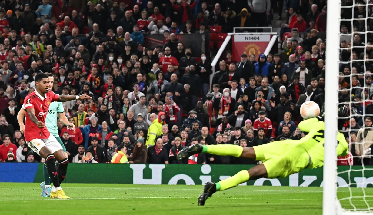 Berkat hasil ini, Manchester United masih tertahan di peringkat dua klasemen Grup E dengan poin 9. Sementara itu, Omonia masih terpuruk di peringkat empat dengan sama sekali belum meraih poin. (AFP/Oli Scarff)