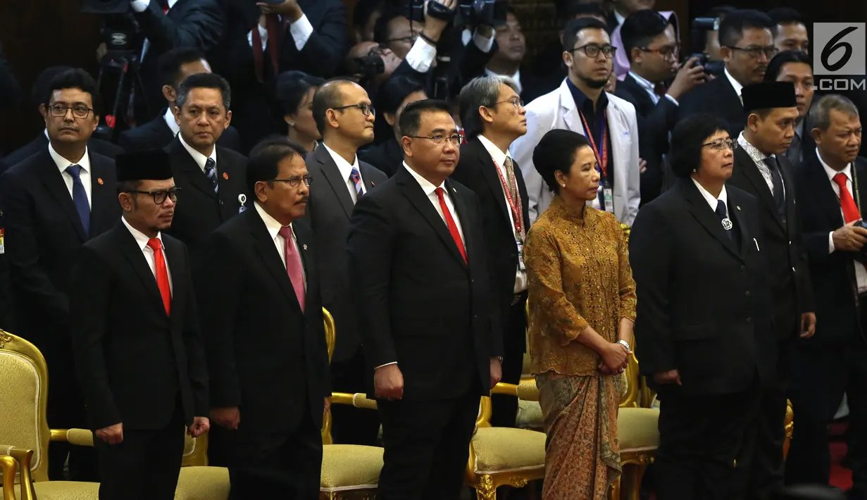 Sejumlah menteri Kabinet Kerja menghadiri pelantikan anggota DPR, MPR, dan DPD di Kompleks Parlemen, Jakarta, Selasa (1/10/2019). Para wakil rakyat yang terpilih dalam Pemilihan Umum 2019 dilantik hari ini. (Liputan.com/JohanTallo)
