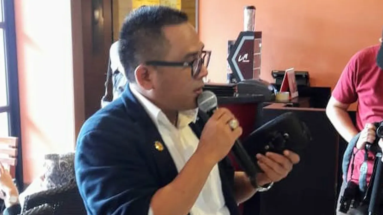 Putra Ma'ruf Amin, Ahmad Syauqi atau akrab disapa Gus Oqi.