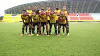 Sriwijaya FC berpose jelang laga uji coba melawan PS Unsri (Liputan6.com/Indra Pratesta)