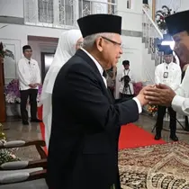 Wakil Presiden (Wapres) Ma’ruf Amin menggelar acara halal bihalal Idul Fitri dengan keluarga, kerabat, dan perangkat melekat di kediaman resminya, Jalan Diponegoro No. 2, Jakarta Pusat, Rabu pagi (10/04/2024). (Foto: Setwapres).