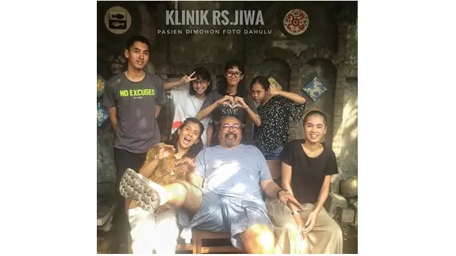 Potret Djaduk bersama dengan keluarga tercinta, terlihat begitu kompak.