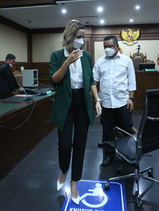 Nia Ramadhani dan Ardi Bakrie sidang Putusan (Budy Santoso/@Kapanlagi.com)