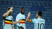 Christian Benteke (tengah) mencetak gol tercepat ke gawang Gibraltar pada kualifikasi Piala Dunia 2018 (Reuters/Rafael Marchante)