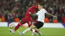 Setelah unggul 3-1, Liverpool justru menurunkan tekanan. Alhasil, Benfica bisa menyamakan kedudukan melalui gol yang dicetak Roman Yaremchuk dan Darwin Nunez. (AP/Jon Super)