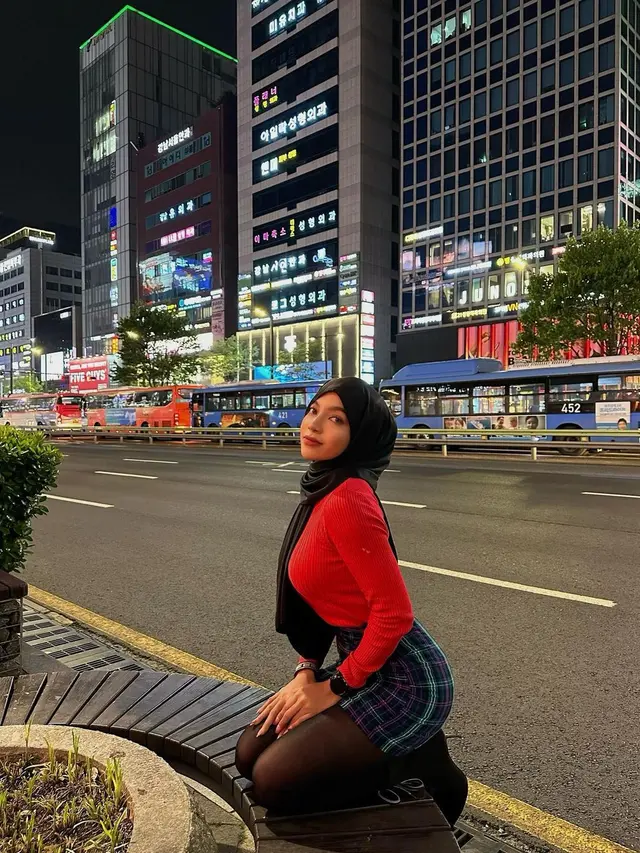 Ungkap Isi Chat dengan AZ, Ini 7 Potret Gaya Berhijab Oklin Fia yang Tuai Sorotan