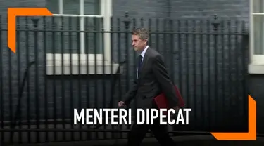 Menteri Pertahanan Inggris Gavin Williamson tiba-tiba dipecat oleh PM Theresa May. Pemecatan terkait dugaan bocornya informasi masuknya Huawei ke Inggris.