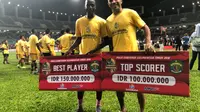 Dua pemain Sriwijaya, Makan Konate dan Alberto Goncalves (Indra Pratesta/Liputan6.com)