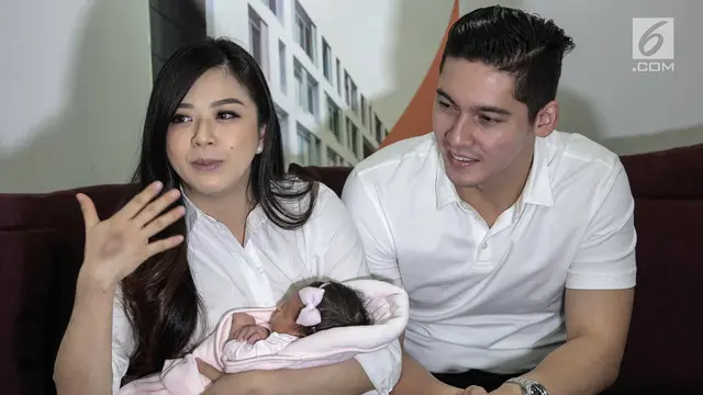 Tangis Samuel Zylgwyn Lihat Perjuangan Franda Melahirkan Normal