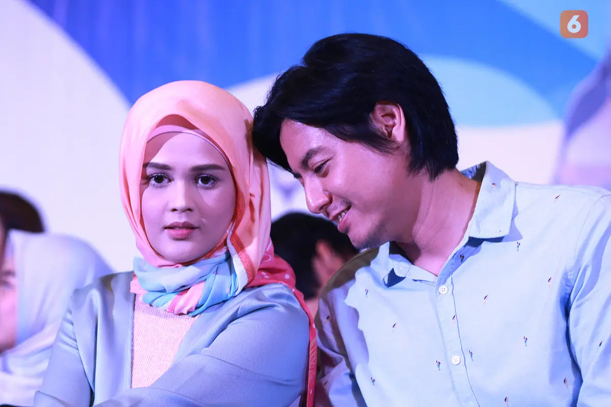 [Fimela] Cut Meyriska dan Roger Danuarta