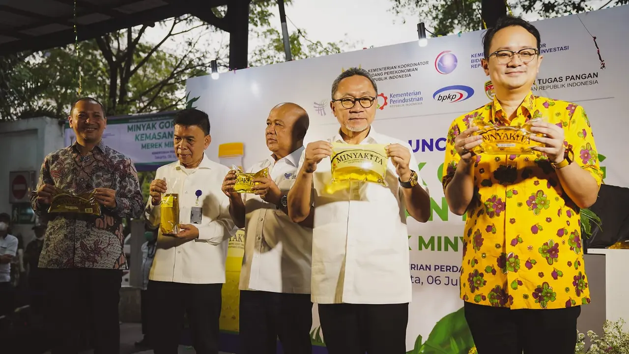 Seorang pedagang di Pasar Bulu Kota Semarang menyatakan pada Wakil Menteri Perdagangan Jerry Sambuaga bahwa pasokan minyak goreng curah untuk saat ini sudah lancar ke lapaknya.