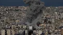 Gelombang serangan udara Israel kembali mengguncang Lebanon pada Rabu (4/3/2026). Tampak dalam foto, asap mengepul setelah serangan udara Israel di Dahiyeh, pinggiran selatan Beirut, Lebanon, Rabu 4 Maret 2026. (AP Photo/Bilal Hussein)