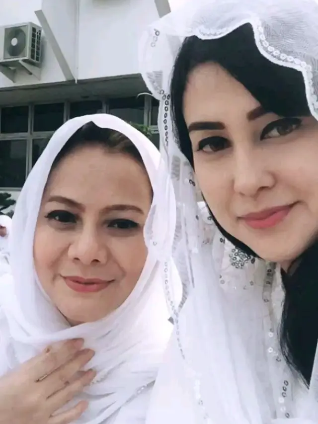 Para seleb yang dekat dengan menantunya