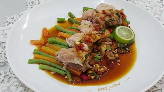 Resep ayam kukus siram sambal kecap. (dok. Cookpad @elia_wahid)