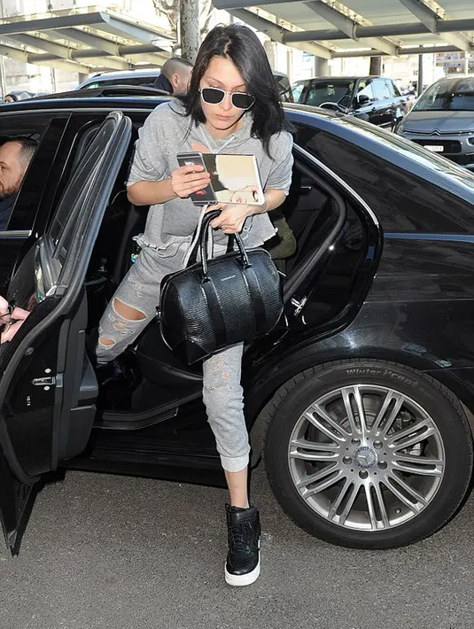 The Weeknd pun saat ini sudah berbahagia dengan kekasih  barunya, Selena Gomez. The Weeknd dan Selena yang juga bermesraan beberapa waktu lalu juga sempat membuat Bella cemburu. (doc.dailymail.com)