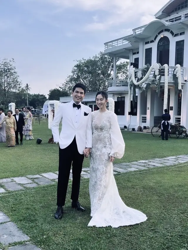 Nong Poy saat Resepsi Pernikahan