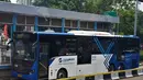 Transjakarta juga memiliki sasis Volvo B11R dalam versi tenaga 370hp dalam jajaran armada mereka. Sasis ini merupakan sasis pabrikan swedia yang terkenal dengan sistem keselamatannya yang bagus. Sasis ini dilengkapi dengan mesin D11A 6 silinder yang menghasilkan tenaga hingga 370hp dan torsi 1770nm. Sasis ini digunakan sebagai bus BRT reguler Transjakarta.