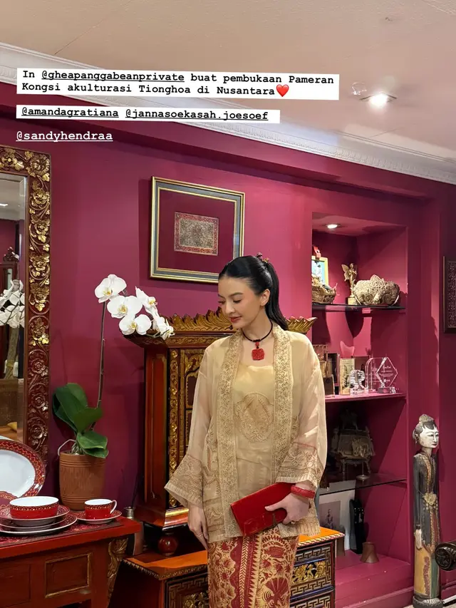Parade Kebaya Encim dari Annisa Pohan, Cynthia Ganesha hingga Widi Wardhana di Pameran Kongsi, Siapa yang Paling Menarik?