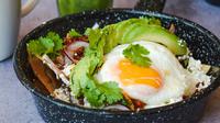 Tasty chilaquiles recipe you need to try. (Photo: Alexandra Mendívil/Unsplash)