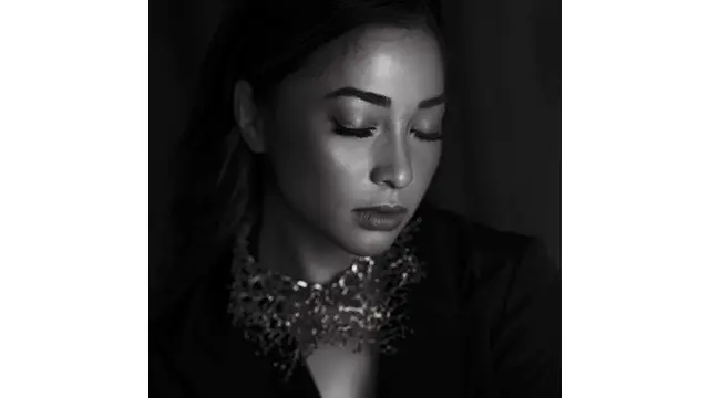6 Gaya Pemotretan Nikita Willy yang Paling Curi Perhatian, Selalu Modis