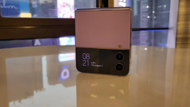 Samsung Galaxy Z Flip 4 5G. Liputan6.com/Iskandar