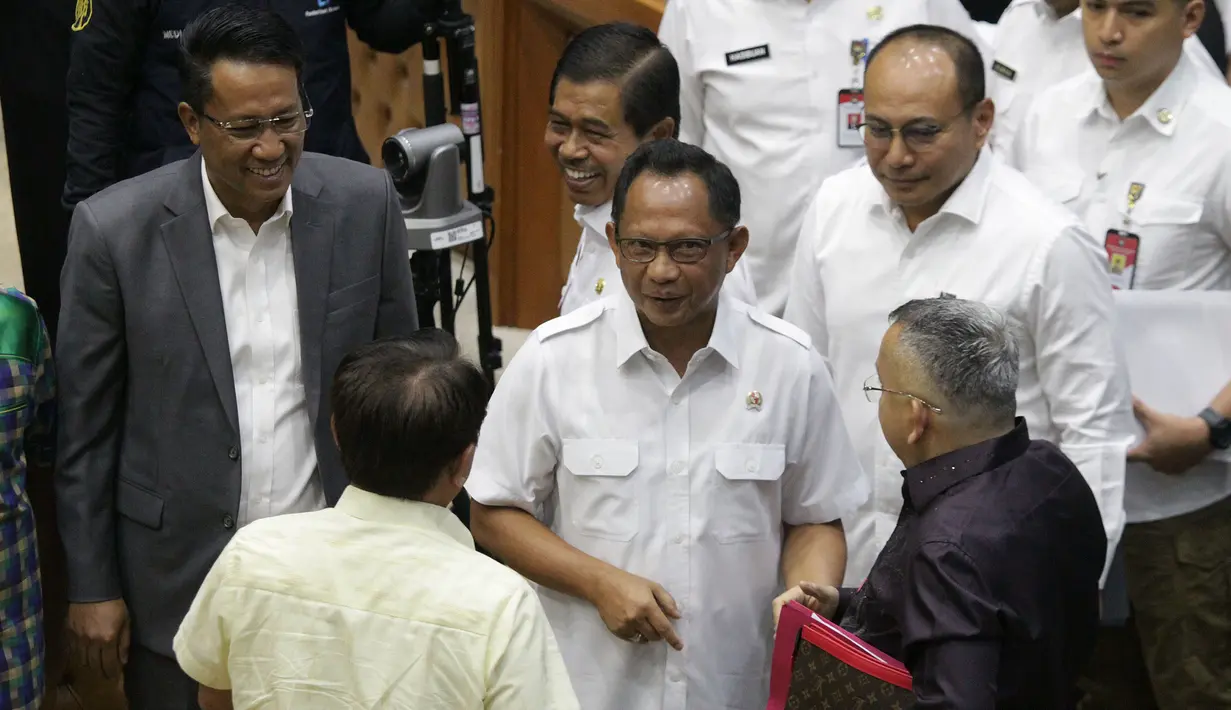 Badan Legislasi (Baleg) bersama Pemerintah dan DPD menggelar rapat kerja membahas RUU Pilkada pada hari ini dan disepakati untuk membentuk panitia kerja (Panja). (merdeka.com/Arie Basuki)