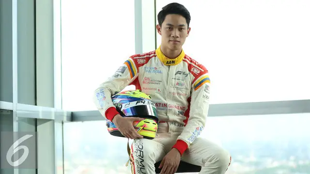 Presley Martono digadang-gadang menjadi penerus Rio Haryanto di balapan Formula 1.