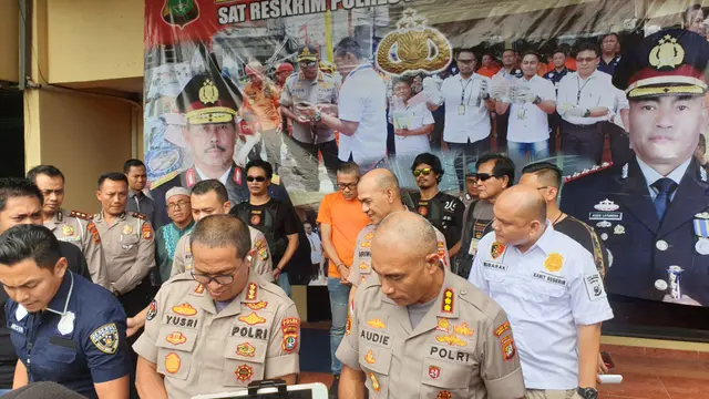 Polisi menangkap Tohab Silaban, pencekik polisi lalu lintas di Tol Angke 2, Jakarta Barat.