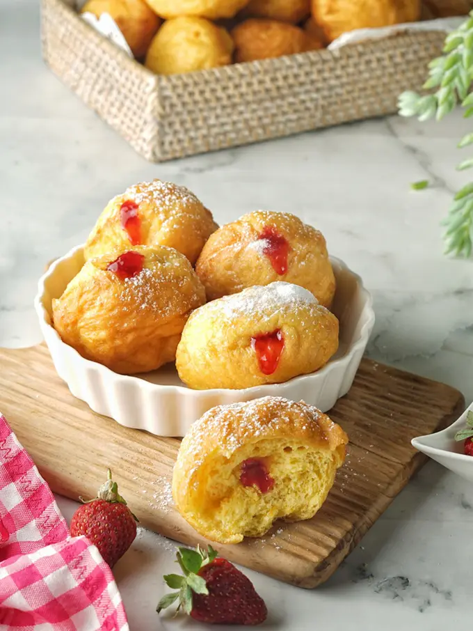 donat bomboloni stroberi