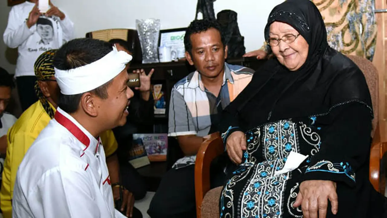 Alasan Kang Dedi Bantu Ibu Rokayah yang Digugat Anaknya RP 1,8 M