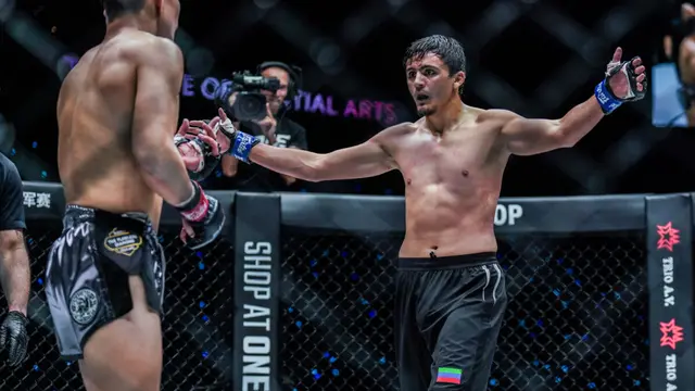 Alaverdi Ramazanov melawan Capitan Petchyindee