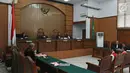 Suasana saat Ello bersama rekannya, Diego menjalani sidang kasus penyalahgunaan narkoba di PN Jakarta Selatan, Selasa (28/11). (Liputan6.com/Herman Zakharia)