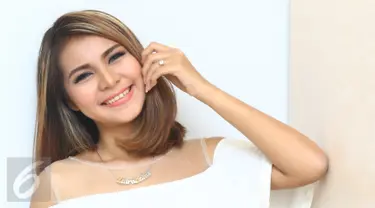 Tiara Bahar adalah penyanyi cilik tahun 2008. Album perdananya bertajuk "Calon Si Ratu Dangdut". Foto diambil pada Jumat (11/12/2015). (Liputan6.com/Yudha Gunawan)