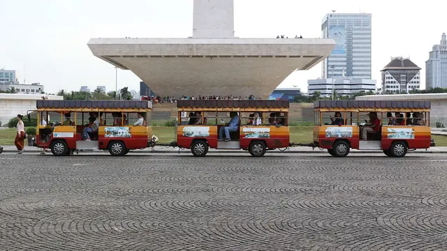Menunggu Waktu Berbuka Puasa Sambil Berwisata di Monas