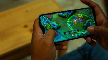Ilustrasi main Mobile Legends Bang Bang