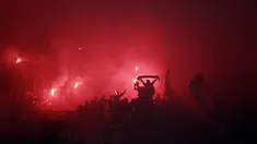 Ribuan The Jakmania akhirnya kembali hadir di stadion memberikan dukungan langsung pasukan Thomas Doll saat laga uji coba melawan Sabah FC di Stadion Patriot Candrabhaga, Bekasi, Minggu (5/6/2022). (Bola.com/Ikhwan Yanuar)
