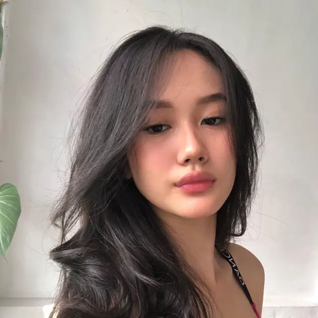 Blasteran Jepang, Ini 6 Potret Luz Victoria Pendatang Baru di Dari Jendela SMP