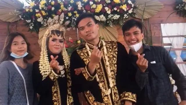 Viral Pasangan Datang ke Pernikahan Orang Tak Dikenal, Sampai Siapkan Amplop